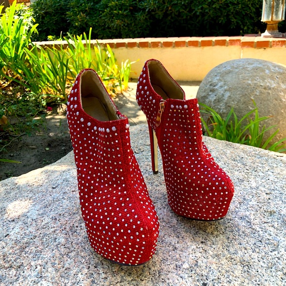 Size 10 Cape Robbin Platform Booties - Picture 5 of 9